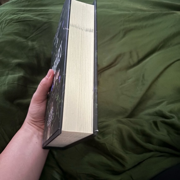 Powerless book - Picture 6 of 6